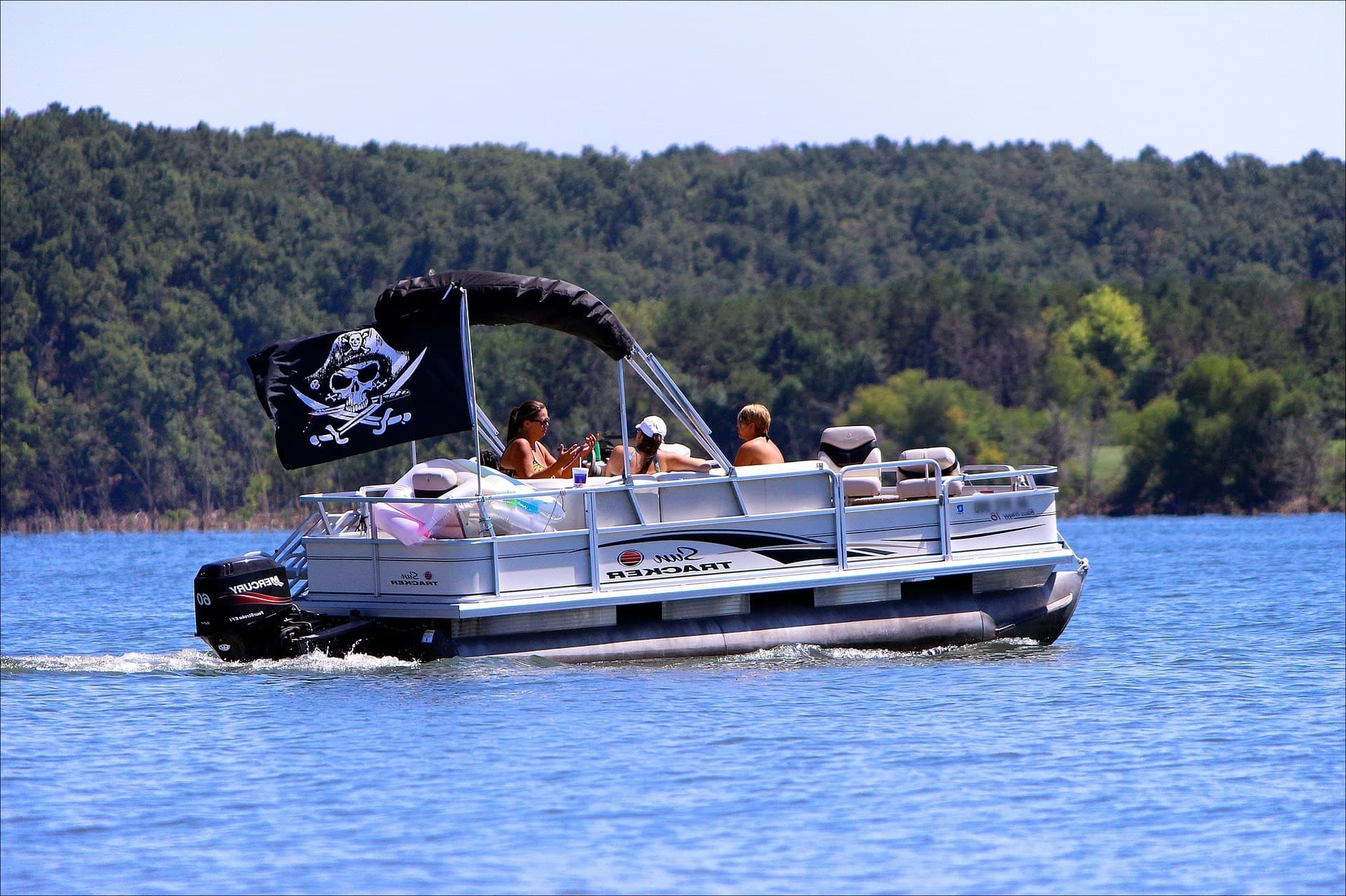 Enjoy a Relaxing Pontoon Boat Ride This Summer