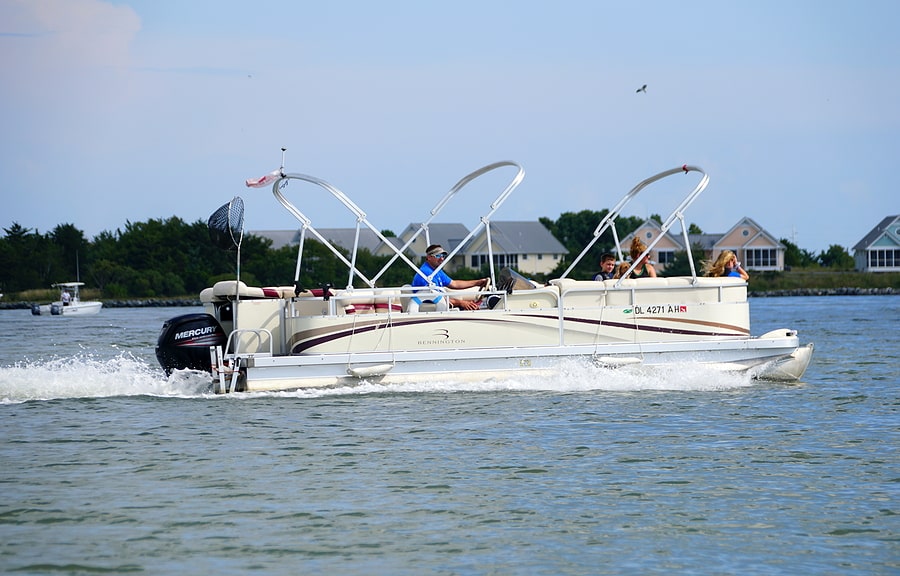 4 Reasons to Rent a Pontoon Boat from Jordanelle